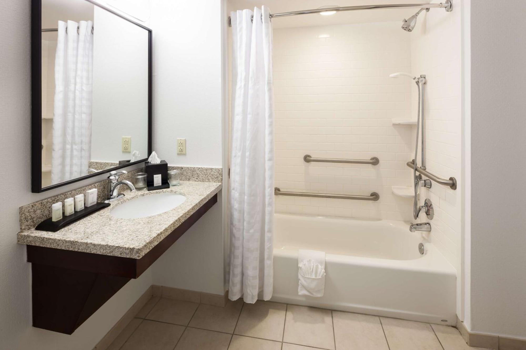 Embassy Suites By Hilton Tampa Brandon Heartland Kültér fotó